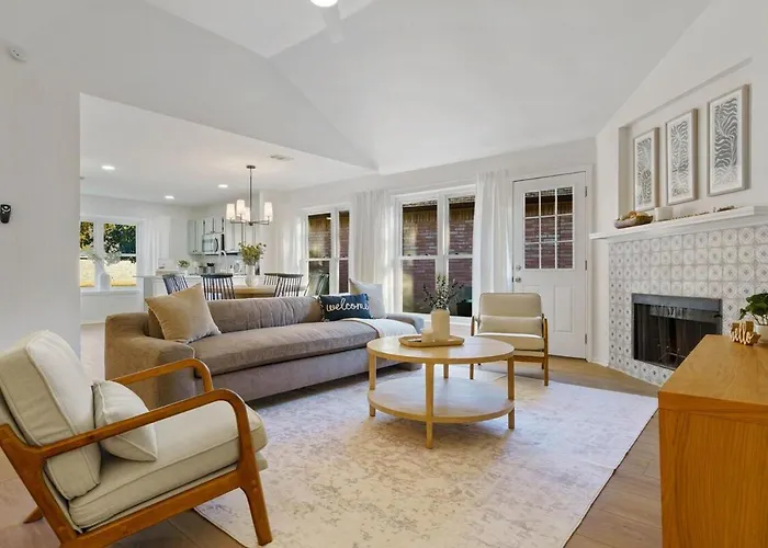 Modern & Cozy 3br Retreat W Table Tennis • Sleeps 6