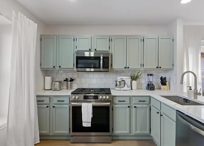 Modern & Cozy 3br Retreat W Table Tennis • Sleeps 6 * Round Rock